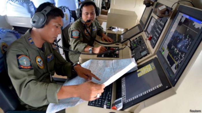 En la operación de búsqueda participan Indonesia, Malasia, Singapur y Australia. 