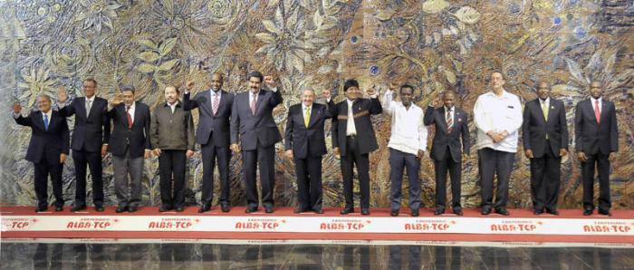 El ALBA conmemoró también en La Habana su décimo aniversario y los 20 años del primer encuentro entre los comandantes Fidel Castro y Hugo Chávez. Fue el momento propicio para una vez más demostrar que América Latina y el Caribe está cambiando y ha echado a andar.