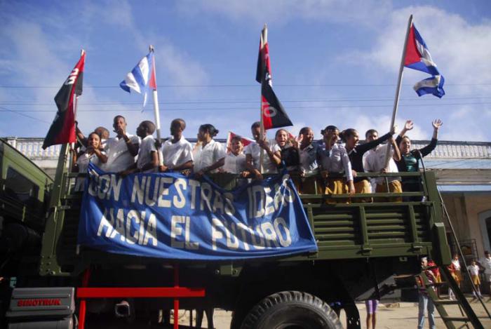 Al paso del convoy por este territorio se escuchó el clamor del pueblo, como 56 años atrás.