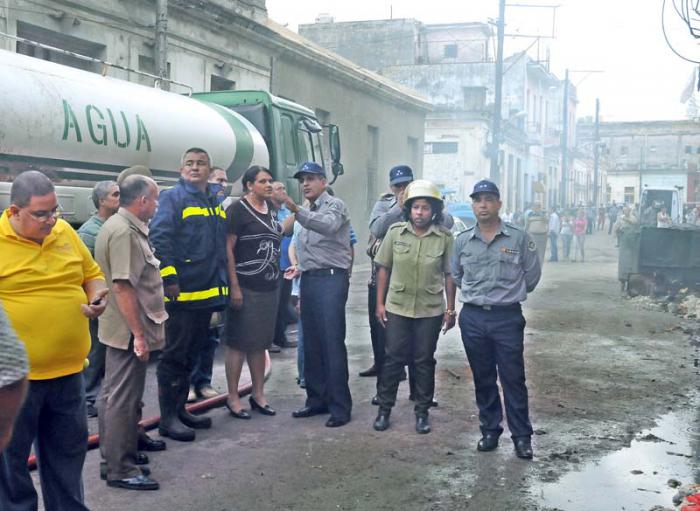 Incendio de grandes proporciones en la fabrica de Hebra de Tabaco Segundo Quintosa