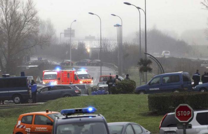 Los sospechosos del ataque a Charlie Hebdo fueron abatidos por las fuerzas especiales en medio de un día marcado por otros ataques. 