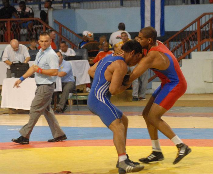 Yasmany Lugo ratificó su condición de primera figura en los 98 kg.