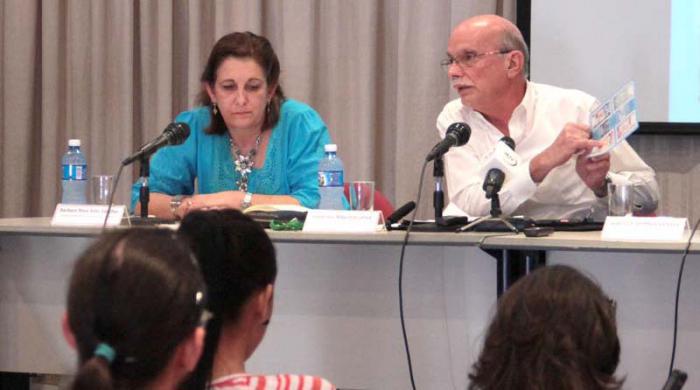 Bárbara Soto, vicepresidenta comercial de Cimex y Francisco Mayobre, vicepresidente del BCC, respectivamente. 