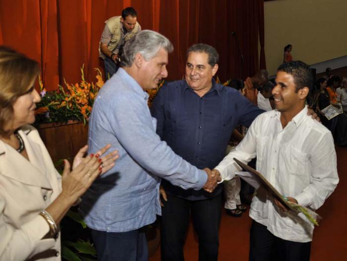 El primer vicepresidente de los Consejos de Estado y de Ministros, Miguel Díaz-Canel, presidió el acto nacional. 