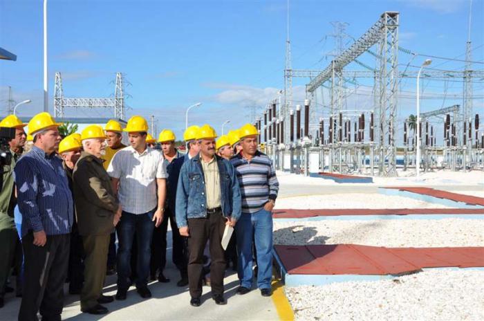 La nueva subestación fue ejecutada, en lo fundamental, por fuerzas de la Empresa de Construcciones de la Industria Eléctrica. 