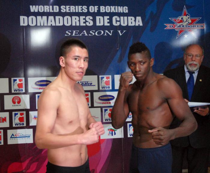 V Serie Mundial de Boxeo,pesaje de los 69kg Arisnoidis Despaine de Cuba y Hurichabilige de China,hotel Palco.