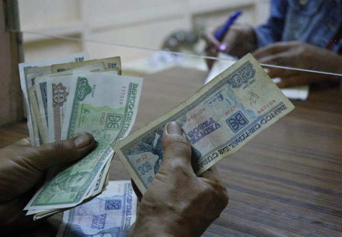 Se amplían las posibilidades a las personas naturales para adquirir créditos bancarios. 