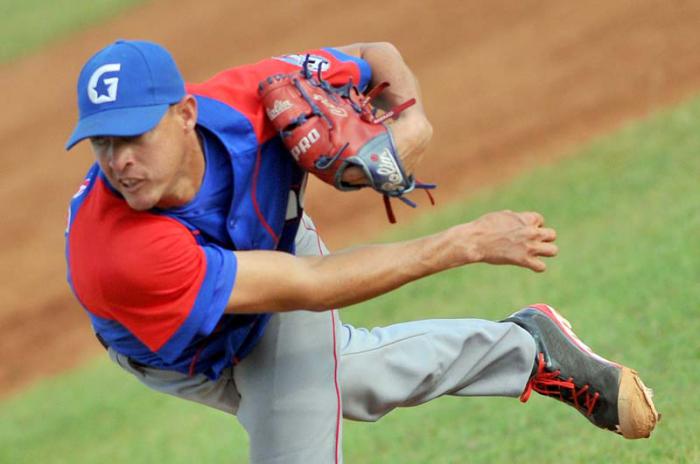 El derecho granmense Lázaro Blanco, primero en arribas a once victorias. 