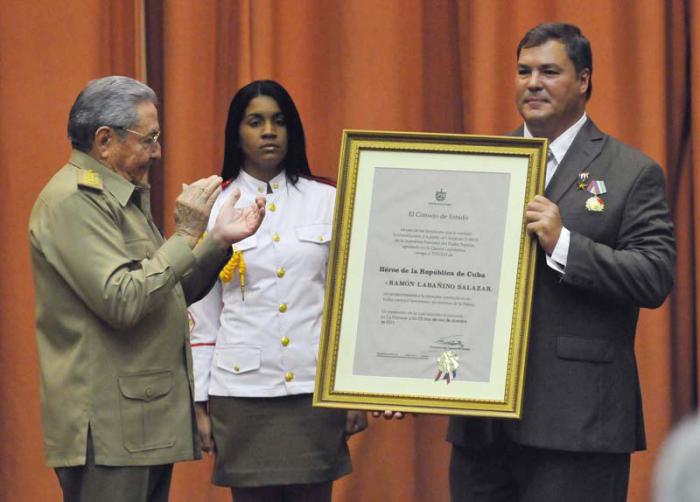condecora Raúl a los cinco