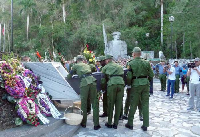Sepelio de Hilario Fernández Martínez, integrante de la primera milicia campesina de Cuba