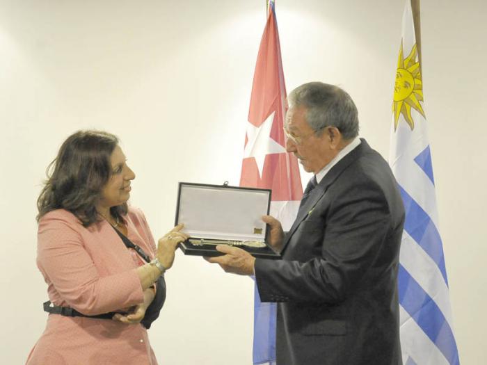 Raúl recibe la llave de la ciudad de Montevideo