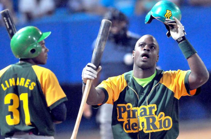 Beisbol 54 serie PR vs IND DONAL DUARTE HERNANDEZ