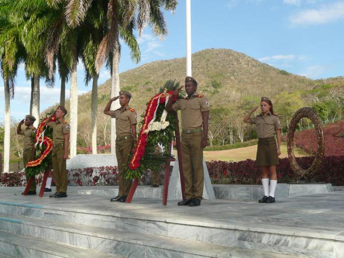 Homenaje en el aniversario 55 de la fundación del II Frente Oriental Frank País