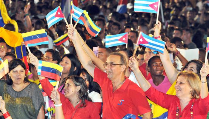 Concierto de Jóvenes artitas cubanos En apoyo al pueblo y Gobierno bolivarianos y por la paz, la justicia y la unidad latinoamericana, en la Universidad de la Habana.