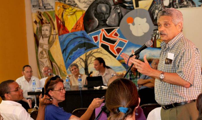 Foro de la sociedad civil cubana “Pensando América “ en la casa del Alba, Grupo 2 Educación y Salud Pedro Pablo Rodríguez (Investigador Centro de Estudios Martianos)