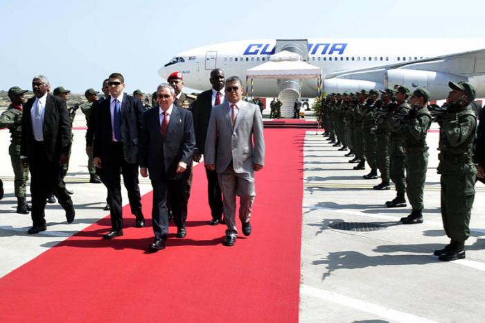 Raúl en Cumbre ALBA en Caracas