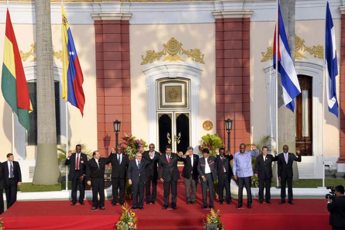 Raúl en Cumbre ALBA en Caracas