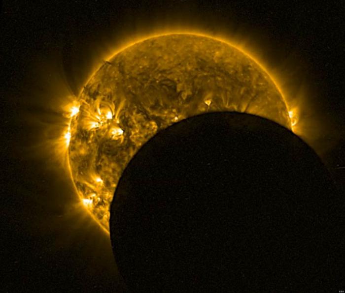el próximo viernes 20 de marzo, antes de la entrada de la primavera, se observará el primer y único eclipse total de Sol de 2015