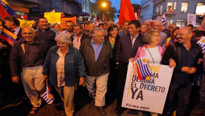 José Mujica marcha en solidaridad con Venezuela