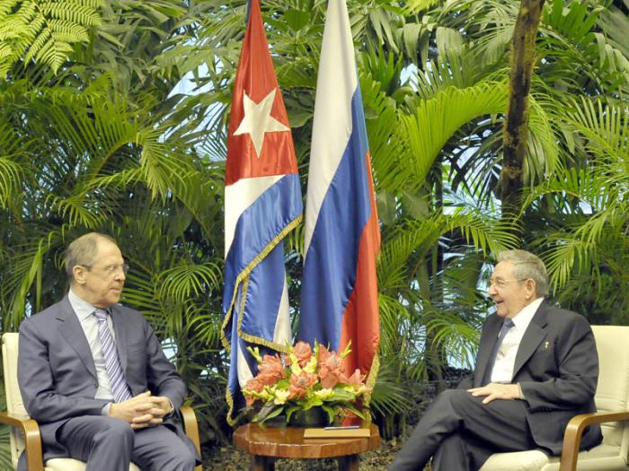 Raúl Castro y Canciller Ruso
