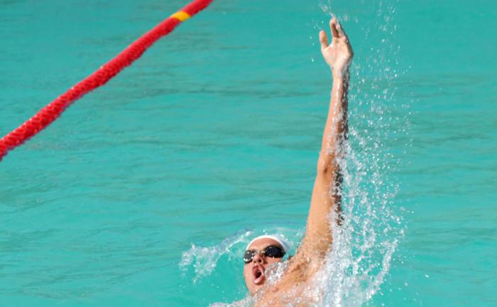 Copa de Natacion Marcelo Salado,Armando Barreros ganador de los 200 metro espalda.