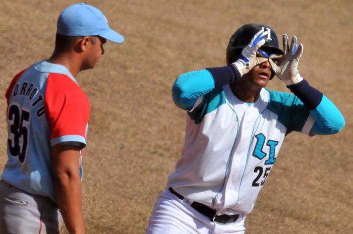 Final Beisbol Isla vs Ciego 4to juego gana la isla 7 x 6 jORGE Tartabul