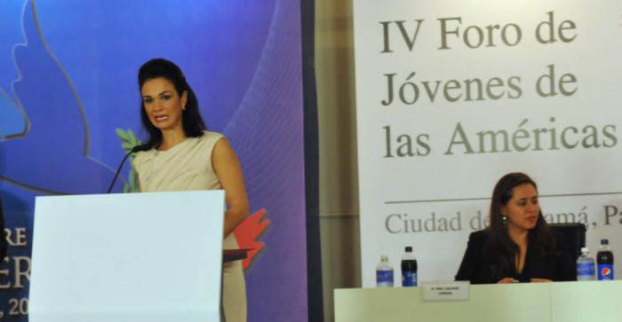 IV Foro de Jóvenes de las Américas en el hotel El Panamá, Ciudad de Panamá, el cual fue inaugurado por Isabel de Saint Malo de Alvarado, viceprersidenta de la República de Panamá.