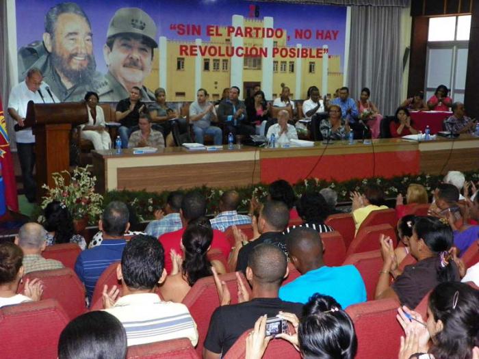 Asamblea X Congreso UJC:En la asamblea se instó a los militantes a inculcar valores en la población. 