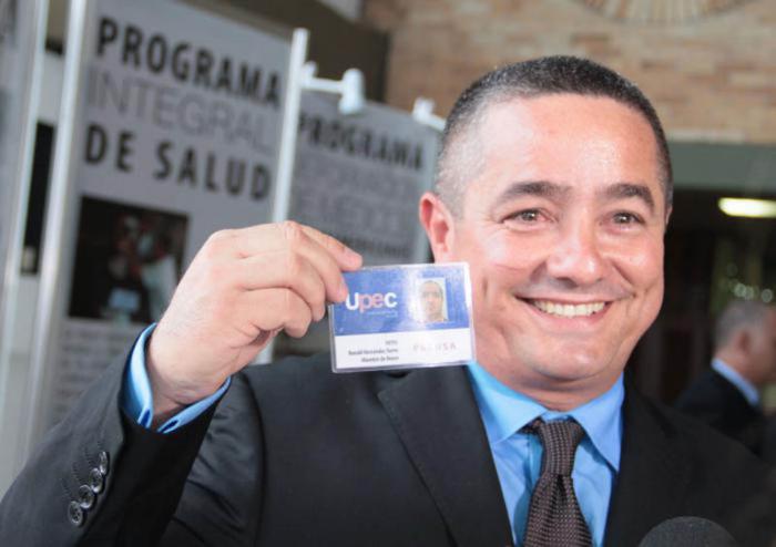 Convención Internacional de Salud Pública, Cuba 2015. Ronald Hernández Torres, médico cubano que desde su misión en Liberia informaba al mundo y a Cuba sobre el estado de los colaboradores.