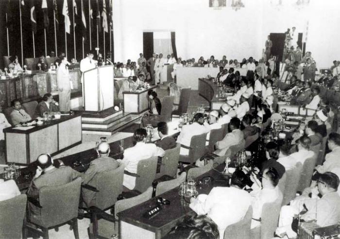 Histórico punto de partida del llamado Tercer Mundo, la Conferencia Afroasiática de Bandung, en 1955, cuyo espíritu se aspira a preservar en la celebración de su aniversario 60 fue también la semilla germinadora del Movimiento de Países No Alineados (MNOAL).