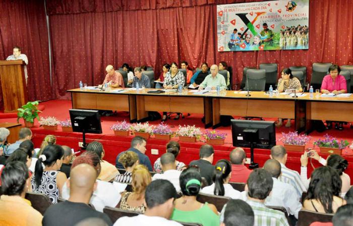 Asamblea Provincial de la UJC en la escuela de cuadros de Unión de Jóvenes Comunistas de Cojimar, Presiden  El Segundo Secretario del Comité Central del Partido Comunista de Cuba, José Ramón Machado Ventura, Primera Secretaria del Comité Provincial del Partido en La Habana y Vicepresidenta del Consejo de Estado y Ministro Làzara Mercedes López Acea, La primera secretaria de la organización Yuniasky Crespo Baquero y Yuniel Báez Pedrera, primer secretario del Comité Provincial de la UJC en La Habana.