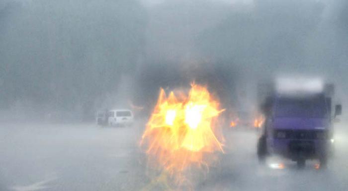 Torrenciales lluvias en la Capital por entrada de Frente Frio..(foto Jorge Luis Gonzàlez) 29-4-15 Lluvia05N9 Calle Paseo en la Plaza.