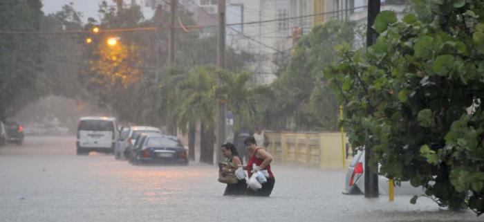 Inundaciones en La Habana. Calzada y G, Vedado.
