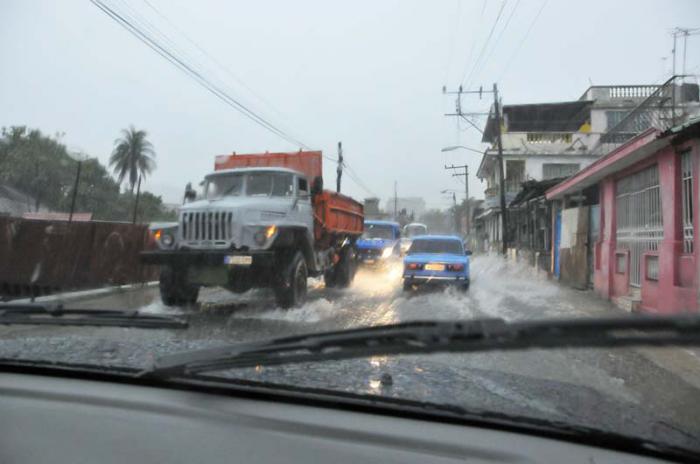 Inundaciones en La Habana. Calle Saldo.