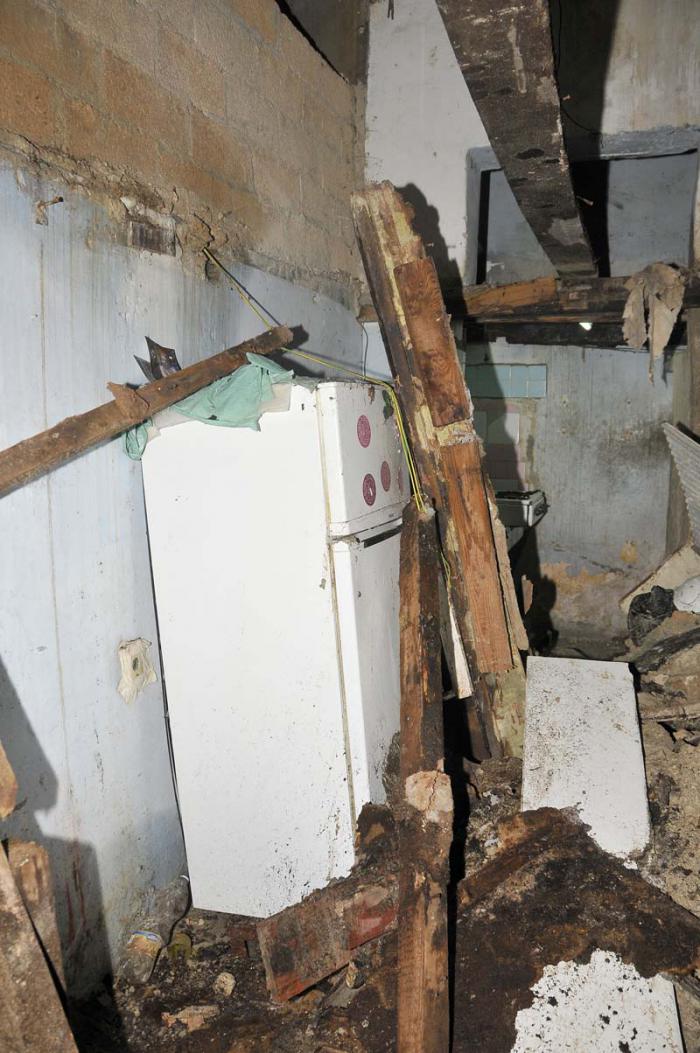 Derrumbe parcial en San Lázaro entre carmen y Vista Alegre en la Vibora.