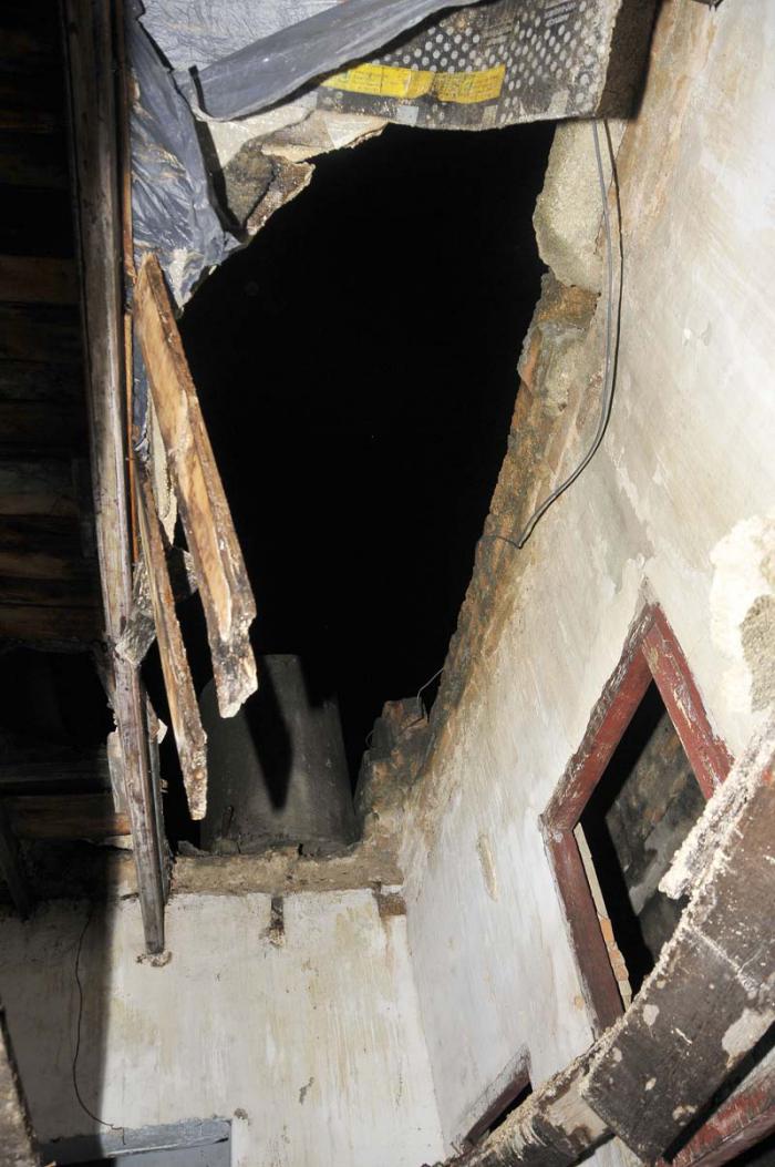 Derrumbe parcial en San Lázaro entre carmen y Vista Alegre en la Vibora.