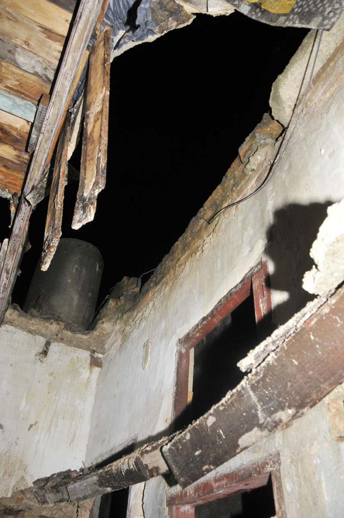 Derrumbe parcial en San Lázaro entre carmen y Vista Alegre en la Vibora.