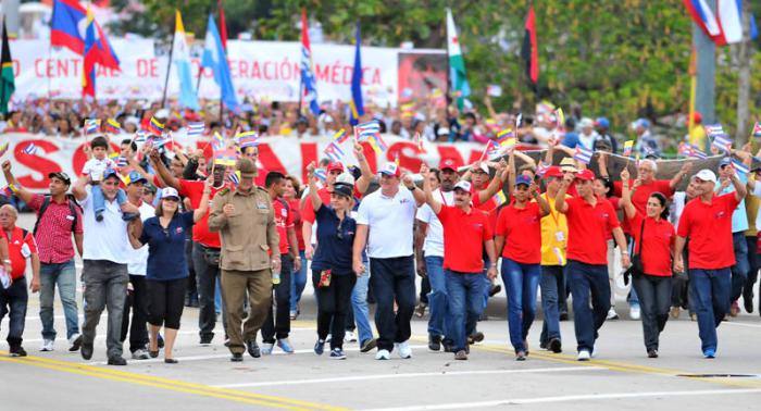 1RO MAYO RAUL CASTRO RUZ Y NICOLAS MADURO   LOS 5CO