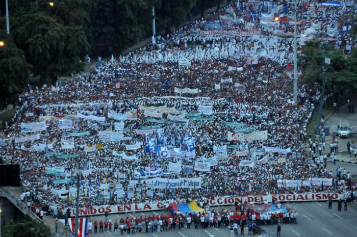 Desfile por el 1ro de Mayo en la Plaza de la Revolución 2015.  (foto Jorge Luis Gonzàlez) 1-5-15 Desfile04N9