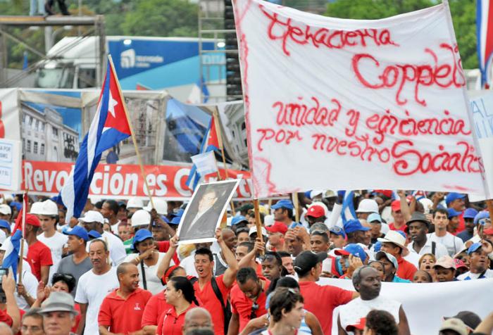 Desfile por la Plaza de la Revoluciòn Josè Martì con motivo del 1ro de Mayo dìa Internacional de los Trabajadores 2015