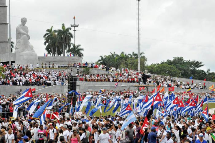 Desfile por la Plaza de la Revoluciòn Josè Martì con motivo del 1ro de Mayo dìa Internacional de los Trabajadores 2015