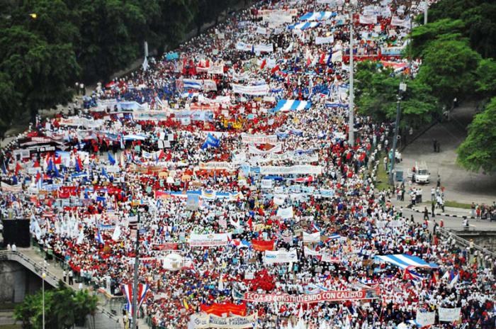 Desfile por el 1ro de Mayo en la Plaza de la Revolución 2015