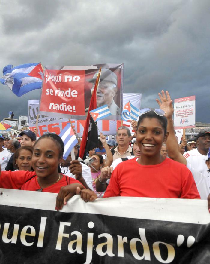 Desfile del 1ro de mayo, desde horas tempranas de la madrugada los trabajadores se reunían en espera de poder desfilar.
Atletas de alto rendimiento presentes.