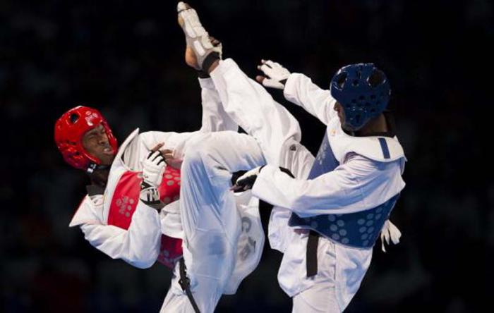 El taekwondoca Rafael Alba pelea en el Mundial de Puebla 2013 contra el tunecino Trabelsi.