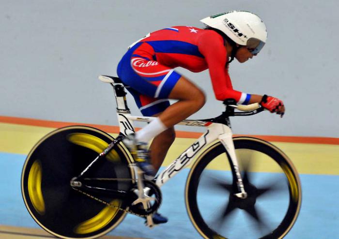 Ciclismo de pista de los JCC final 3 km persecución oro y plata para cuba oro de Marlies Mejias y plata Yudelmis Dominguez. XXII Juegos Centroamericanos y del caribe, Mexico, veracruz.