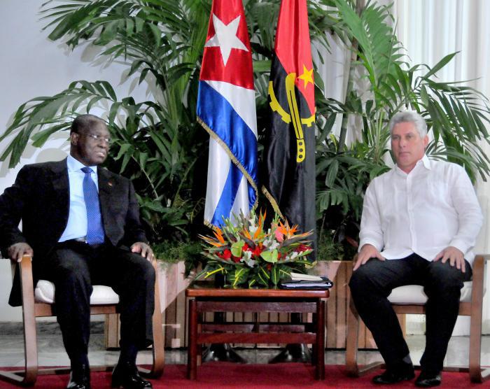 El primer vicepresidente cubano, Miguel Díaz-Canel, recibió hoy aquí al vicepresidente de Angola, Manuel Domingos Vicente, quien cumplimenta una visita oficial a la Isla