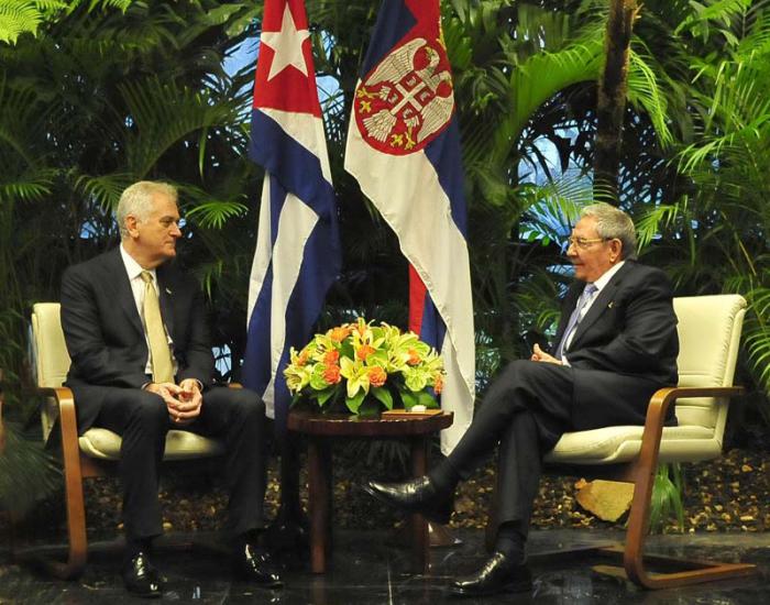El General de Ejército Raúl Castro Ruz, presidente de los Consejos de Estado y de Ministros, recibió en la tarde de este martes, en el Palacio de la Revolución, al excelentísimo señor Tomislav Nikoli?, presidente de la República de Serbia, quien realiza una visita oficial.