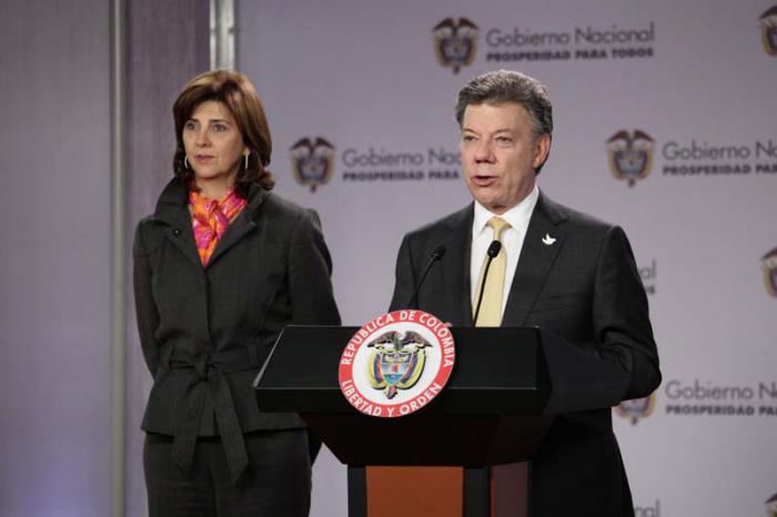 María Ángela Holguín y Juan Manuel Santos .
