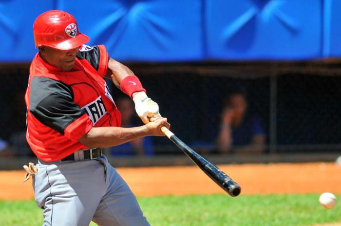 Serie 54 equipo Santiago de Cuba ALEXEI BELL QUINTERO