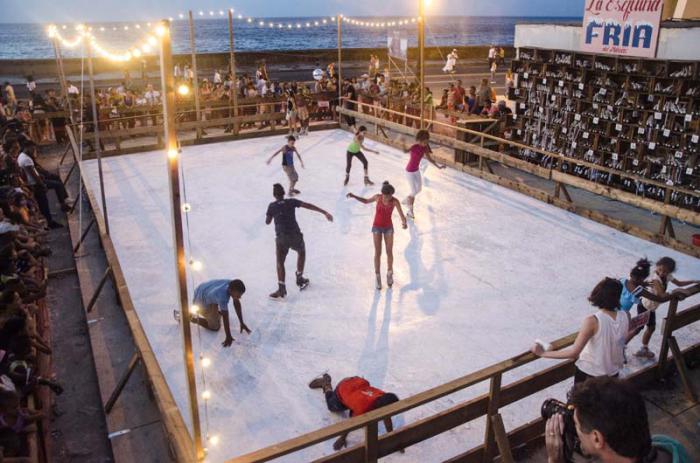 Pista de patinaje sobre hielo del norteamericano Duke Riley, enla 12 Bienal de La Habana.